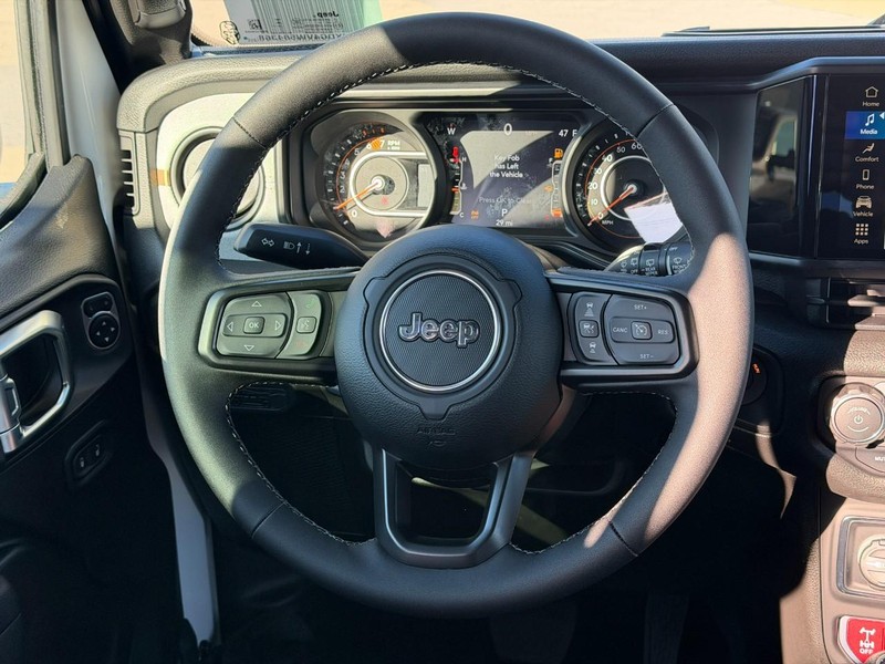 Jeep Wrangler Vehicle Full-screen Gallery Image 6