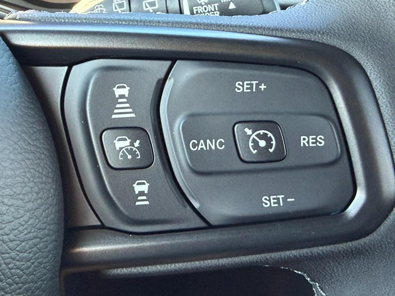 Jeep Wrangler Vehicle Full-screen Gallery Image 12