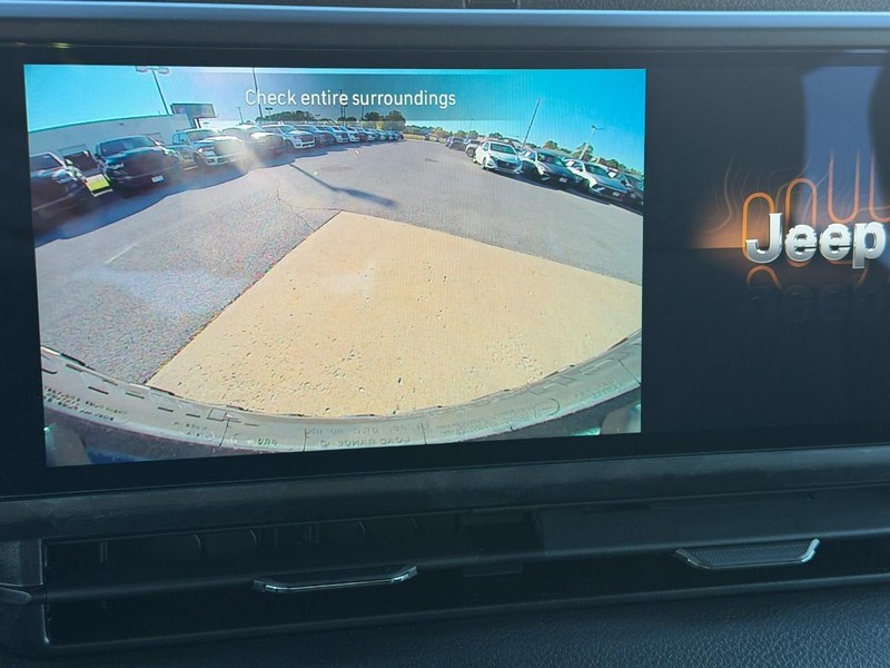 Jeep Wrangler Vehicle Full-screen Gallery Image 13