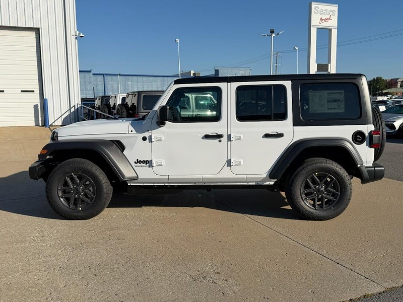 Jeep Wrangler Vehicle Full-screen Gallery Image 2