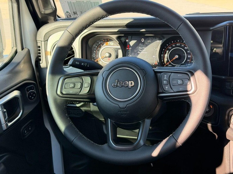 Jeep Wrangler Vehicle Full-screen Gallery Image 6