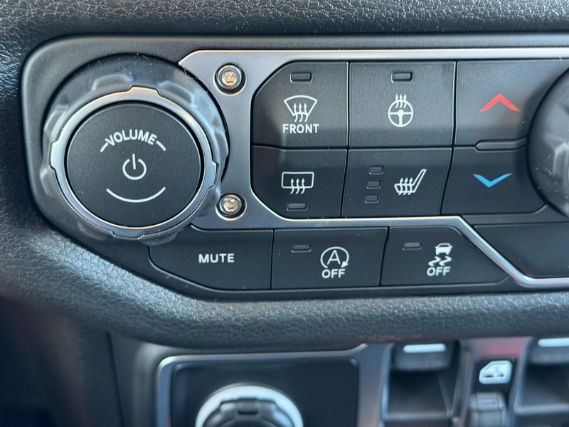 Jeep Wrangler Vehicle Full-screen Gallery Image 13