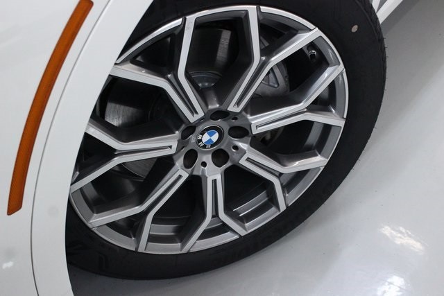 BMW X7 Thumbnail Image 156