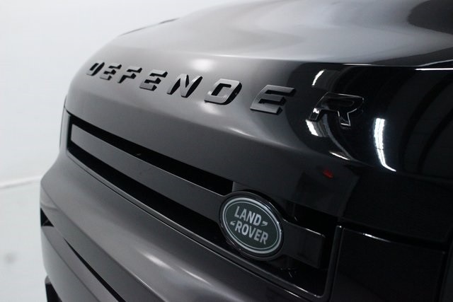 2023 Land Rover Defender X photo