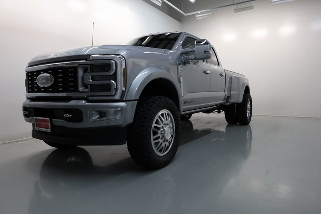 Ford F-450SD Thumbnail Image 176