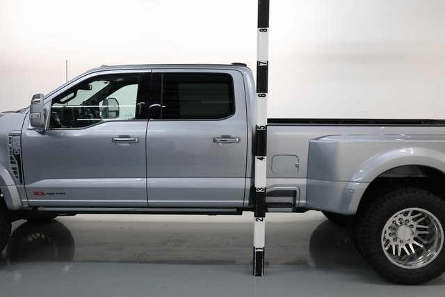 Ford F-450SD Thumbnail Image 181