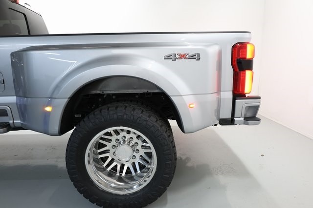 Ford F-450SD Thumbnail Image 182