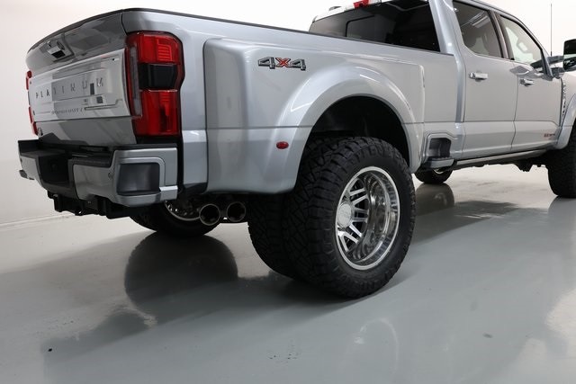 Ford F-450SD Thumbnail Image 183