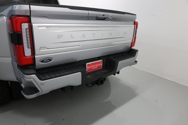 Ford F-450SD Thumbnail Image 185