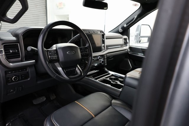 Ford F-450SD Thumbnail Image 194
