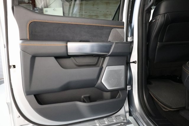 Ford F-450SD Thumbnail Image 203