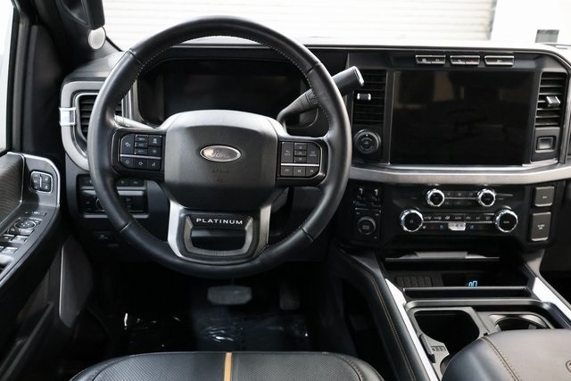 Ford F-450SD Thumbnail Image 205