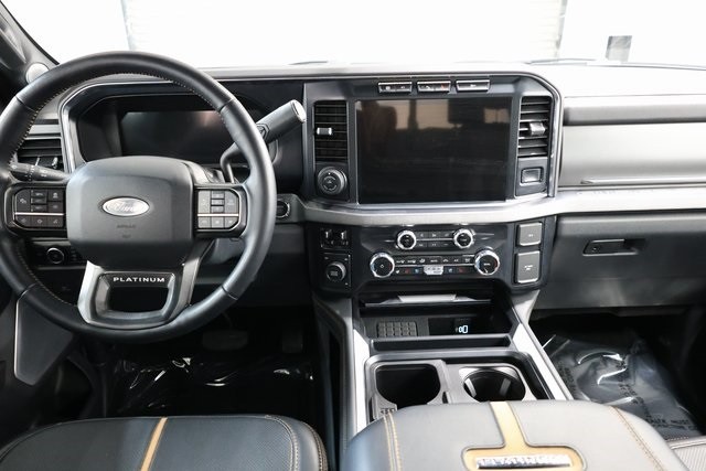 Ford F-450SD Thumbnail Image 206