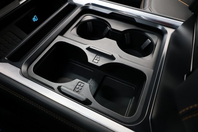 Ford F-450SD Thumbnail Image 208