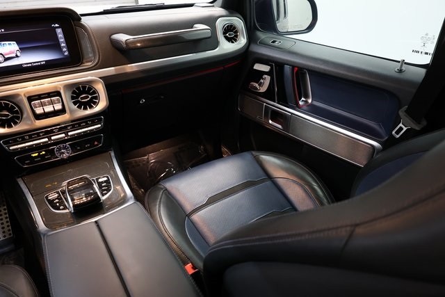 Mercedes-Benz G-Class Thumbnail Image 164