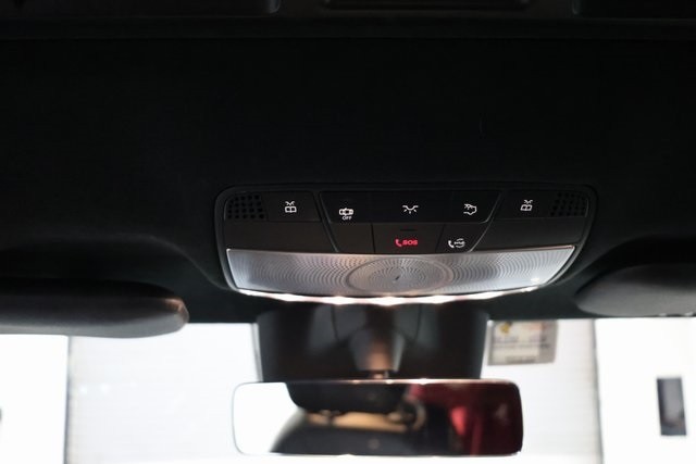 Mercedes-Benz G-Class Thumbnail Image 174
