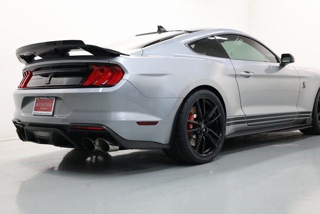 Ford Mustang Thumbnail Image 170