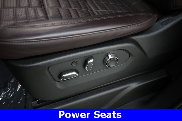 Cadillac Escalade Thumbnail Image 128