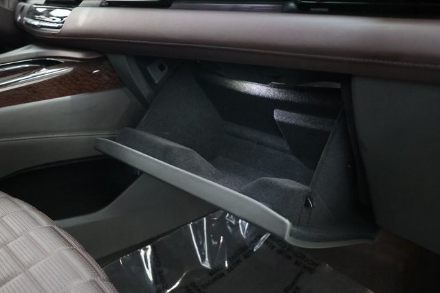 Cadillac Escalade Thumbnail Image 178