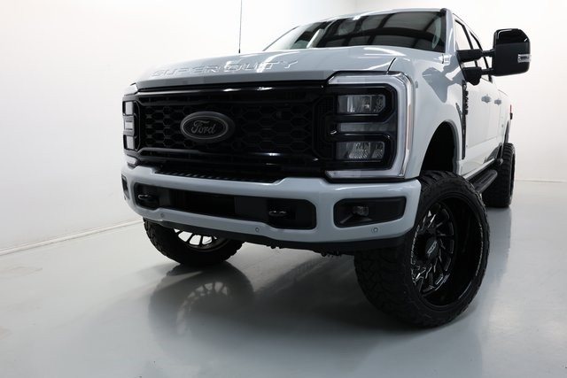 Ford F-250SD Thumbnail Image 182