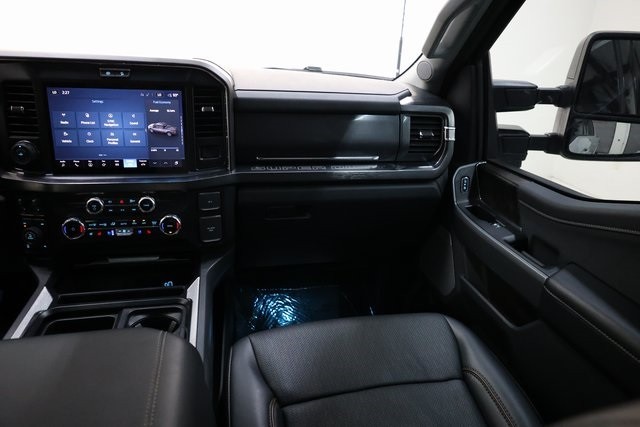Ford F-250SD Thumbnail Image 206