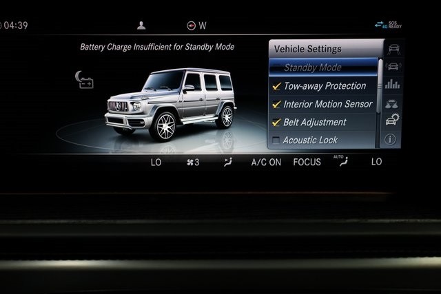 Mercedes-Benz G-Class Thumbnail Image 221