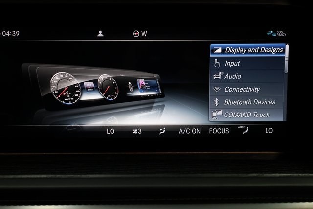 Mercedes-Benz G-Class Thumbnail Image 222