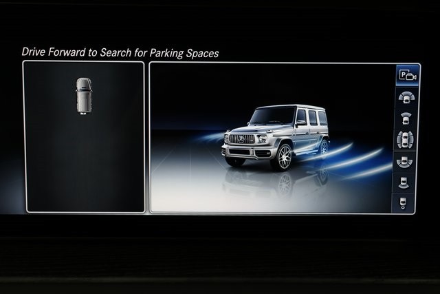 Mercedes-Benz G-Class Thumbnail Image 229