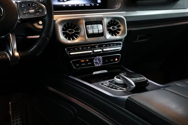 Mercedes-Benz G-Class Thumbnail Image 234