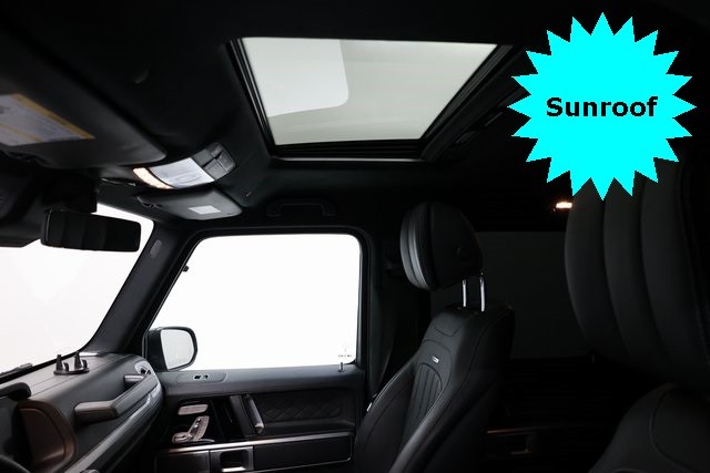 Mercedes-Benz G-Class Thumbnail Image 143