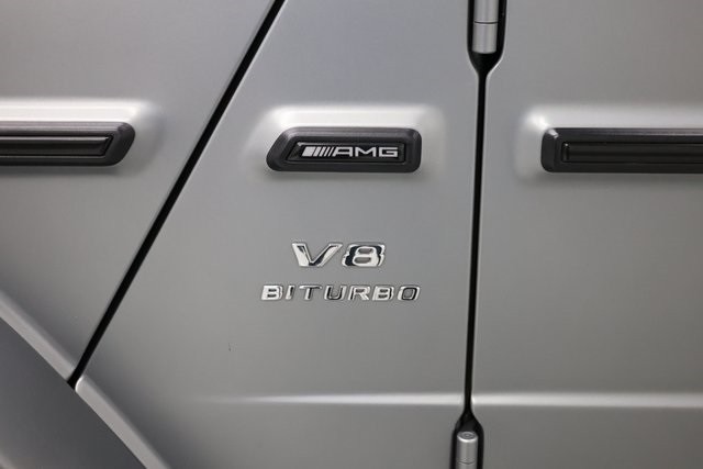 Mercedes-Benz G-Class Thumbnail Image 177