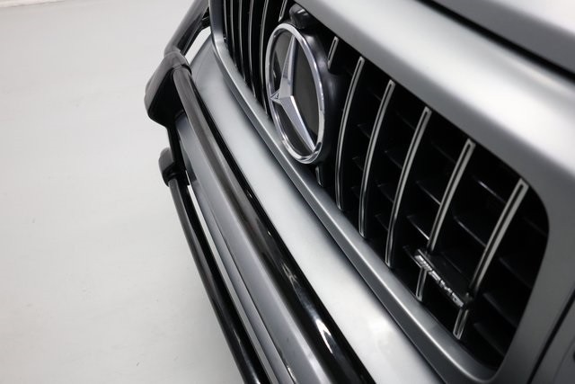 Mercedes-Benz G-Class Thumbnail Image 179
