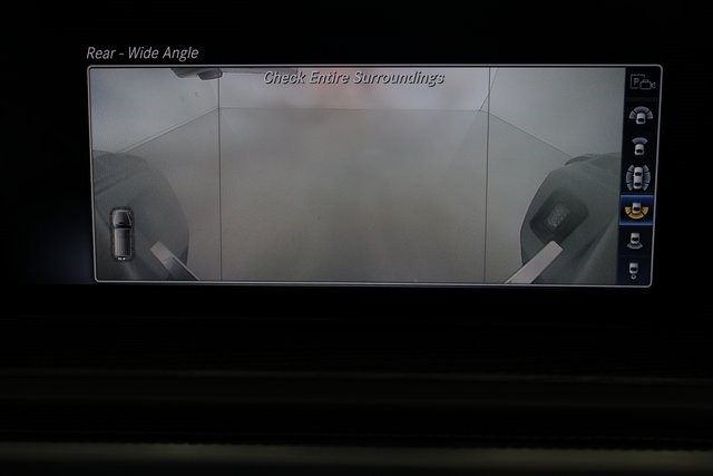 Mercedes-Benz G-Class Thumbnail Image 185