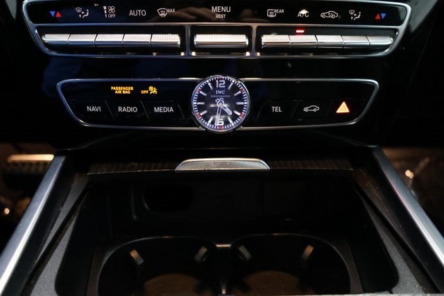 Mercedes-Benz G-Class Thumbnail Image 202