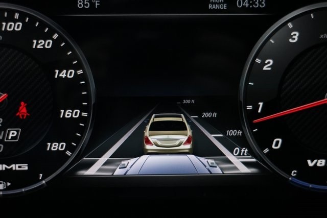 Mercedes-Benz G-Class Thumbnail Image 204