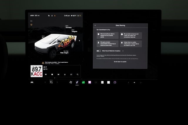 Tesla Cybertruck Thumbnail Image 226