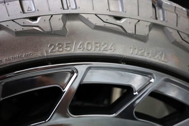 Tesla Cybertruck Thumbnail Image 228
