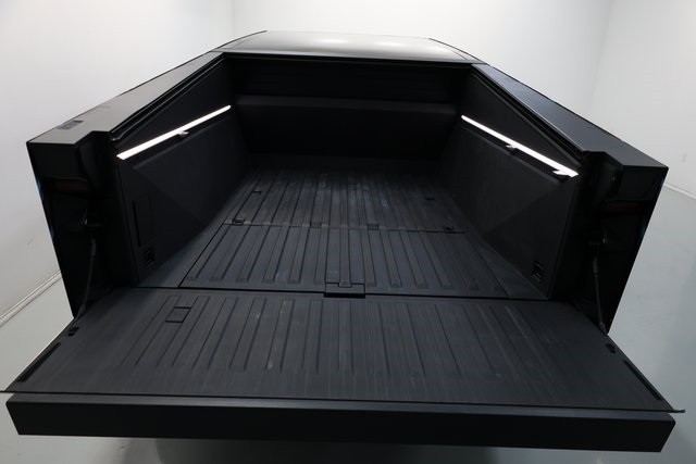 Tesla Cybertruck Thumbnail Image 172