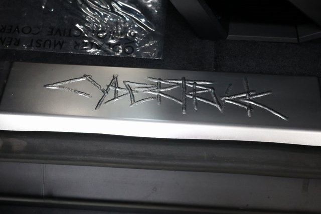 Tesla Cybertruck Thumbnail Image 185