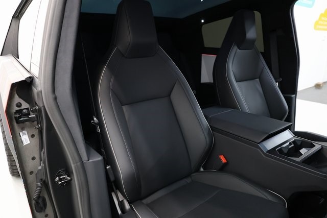 Tesla Cybertruck Thumbnail Image 189
