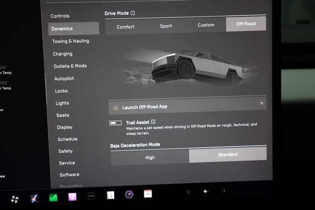 Tesla Cybertruck Thumbnail Image 199