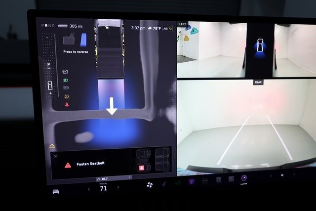 Tesla Cybertruck Thumbnail Image 211