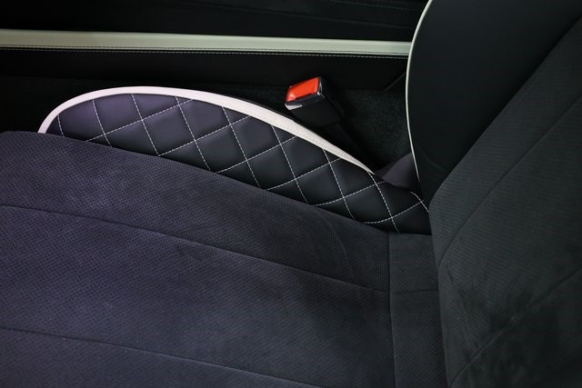 Bentley Continental GT Thumbnail Image 189
