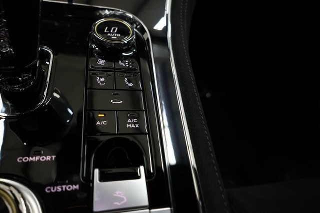 Bentley Continental GT Thumbnail Image 216