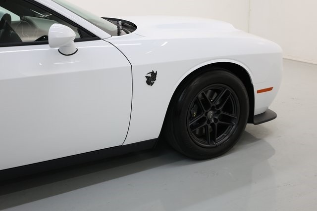 Dodge Challenger Thumbnail Image 180