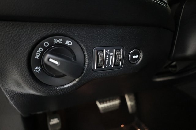 Dodge Challenger Thumbnail Image 198