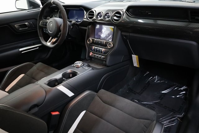 Ford Mustang Thumbnail Image 180