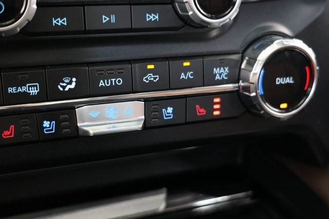 Ford F-350SD Thumbnail Image 190