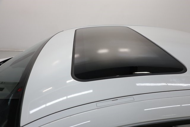 BMW M3 Thumbnail Image 137