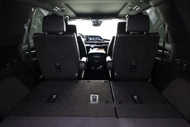 Cadillac Escalade Thumbnail Image 212